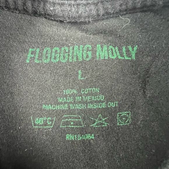 Flogging Molly Graphic Band T-shirt Women's size large Clover flames - Picture 5 of 5
